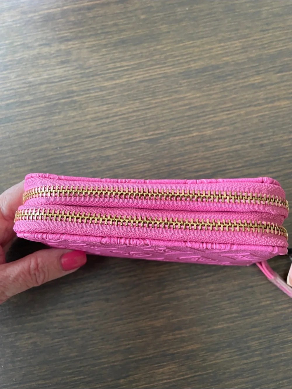 JUICY COUTURE “GOOD TIMES” MEDIUM DB. ZIP AROUND WALLET Heart Embossed Hot Pink